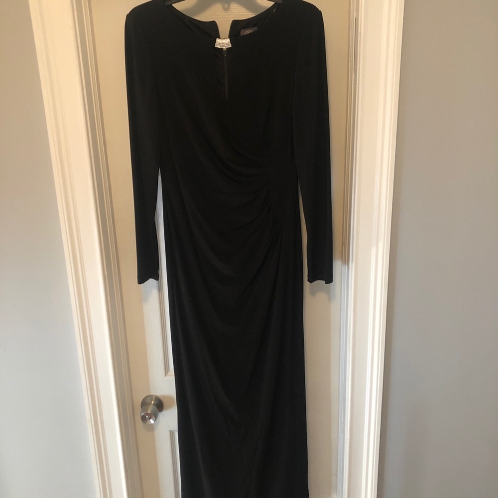 Black Vince Camuto evening gown. Size 6. Worn for 1 hour.